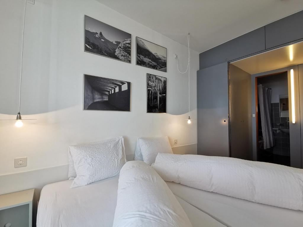 Двухместный (Double Room im Haus Selva) отеля Schnider Bed&Breakfast und Café, Вальс