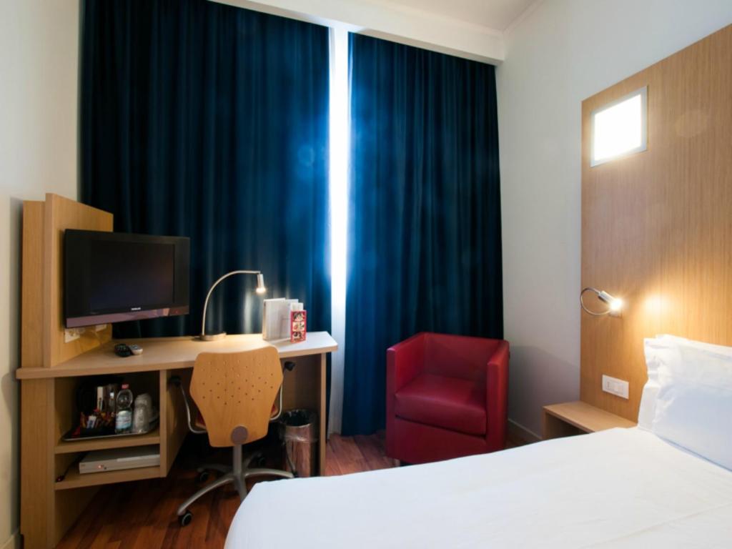 Двухместный (Двухместный номер, оборудованный для гостей с ограниченными физическими возможностями) отеля Ramada Encore Bologna-Hotel & Natural Spa, Болонья