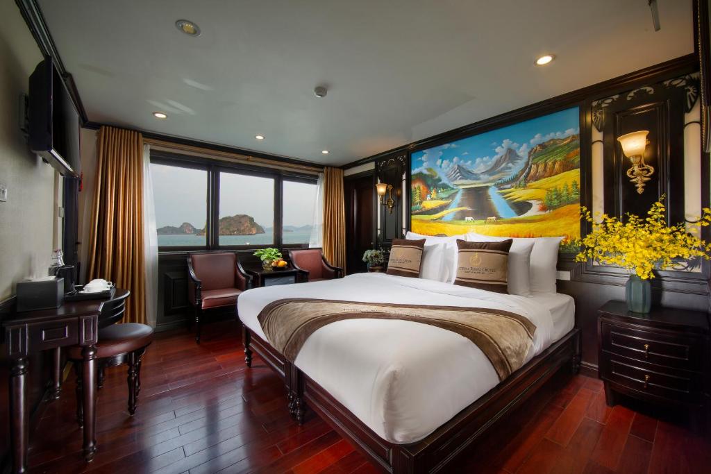 Сьюит (Семейный смежный люкс с собственным балконом — 3 дня и 2 ночи) отеля Athena Royal Cruise, Халонг