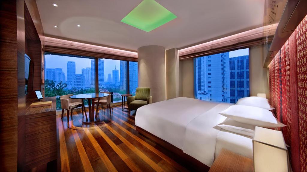 Двухместный (Просторный номер с кроватью размера «king-size») отеля Andaz Xintiandi, Shanghai, Шанхай
