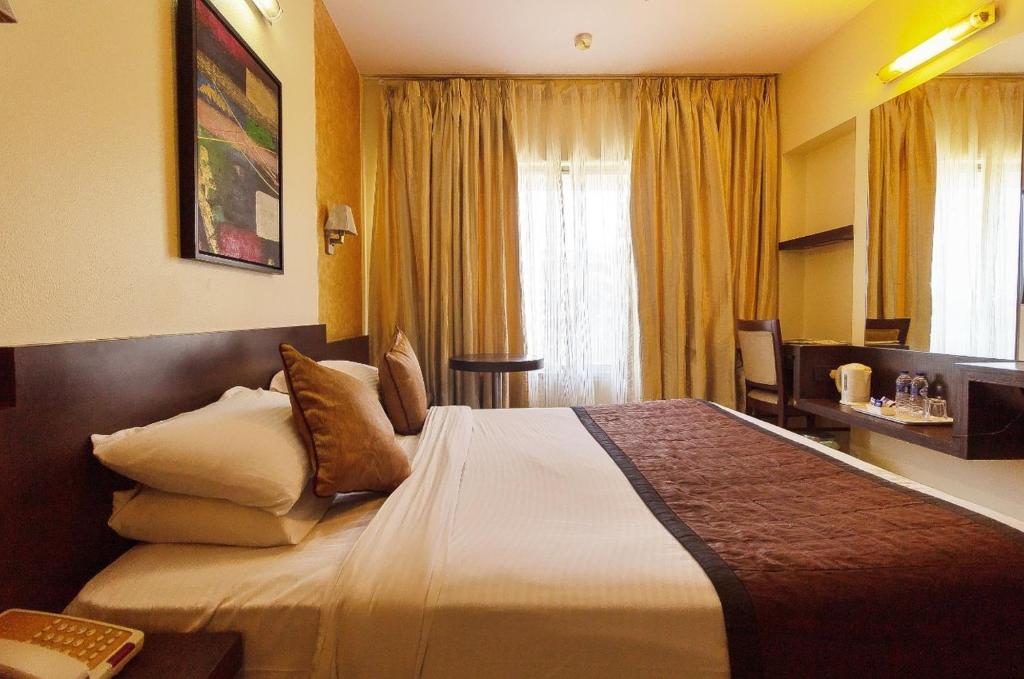 Двухместный (Представительский двухместный номер с 1 кроватью или 2 отдельными кроватями) отеля Hotel Silver Inn, Мумбай
