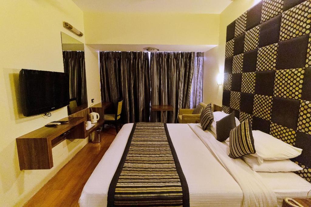 Двухместный (Улучшенный двухместный номер с 1 кроватью или 2 отдельными кроватями) отеля Hotel Silver Inn, Мумбай