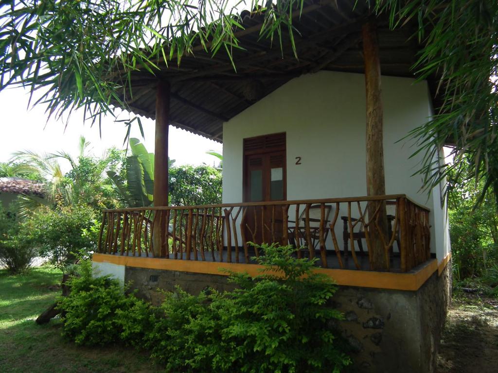 Двухместный (Двухместный номер с 1 кроватью и террасой) отеля Coconut Island, Тангалла