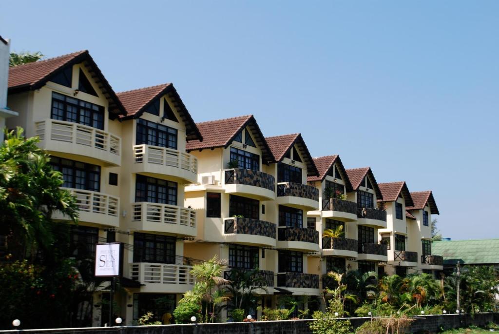 Апартаменты (Улучшенные апартаменты с двумя спальнями (А)) апарт-отеля Sunset Apartment Phuket, Пхукет