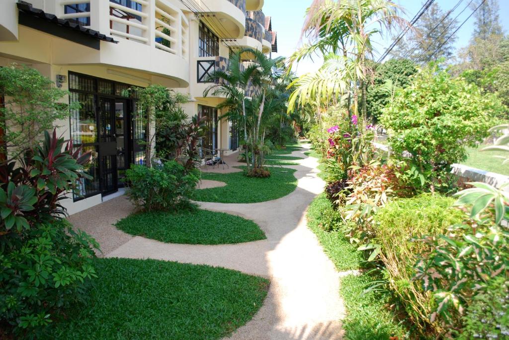 Апартаменты (Улучшенные апартаменты с 2 спальнями (С)) апарт-отеля Sunset Apartment Phuket, Пхукет