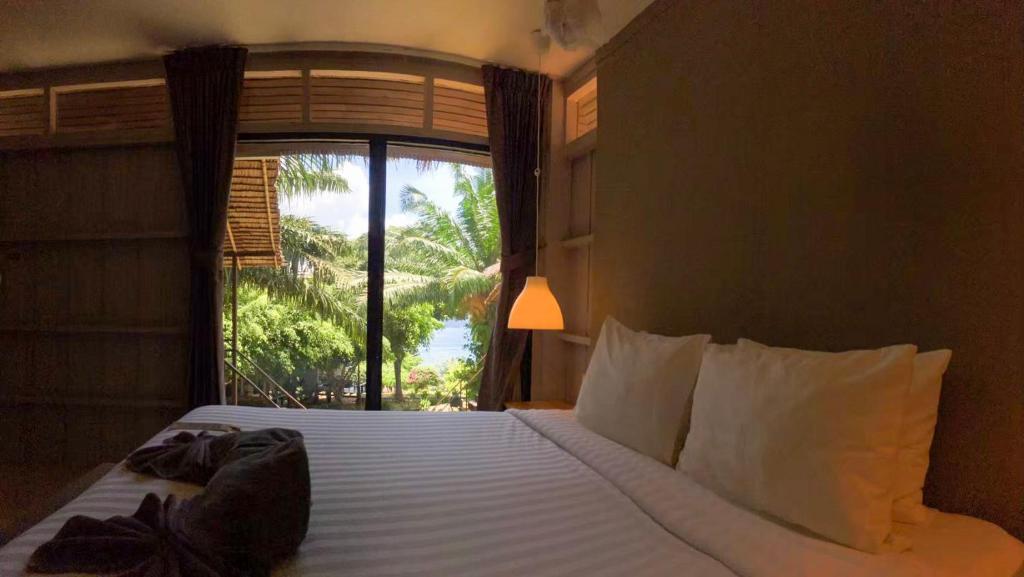 Номер (Бунгало с частичным видом на море – Бесплатный трансфер до пирса Тонсай) курортного отеля HIP Seaview Resort @ Phi Phi, Пхи-Пхи