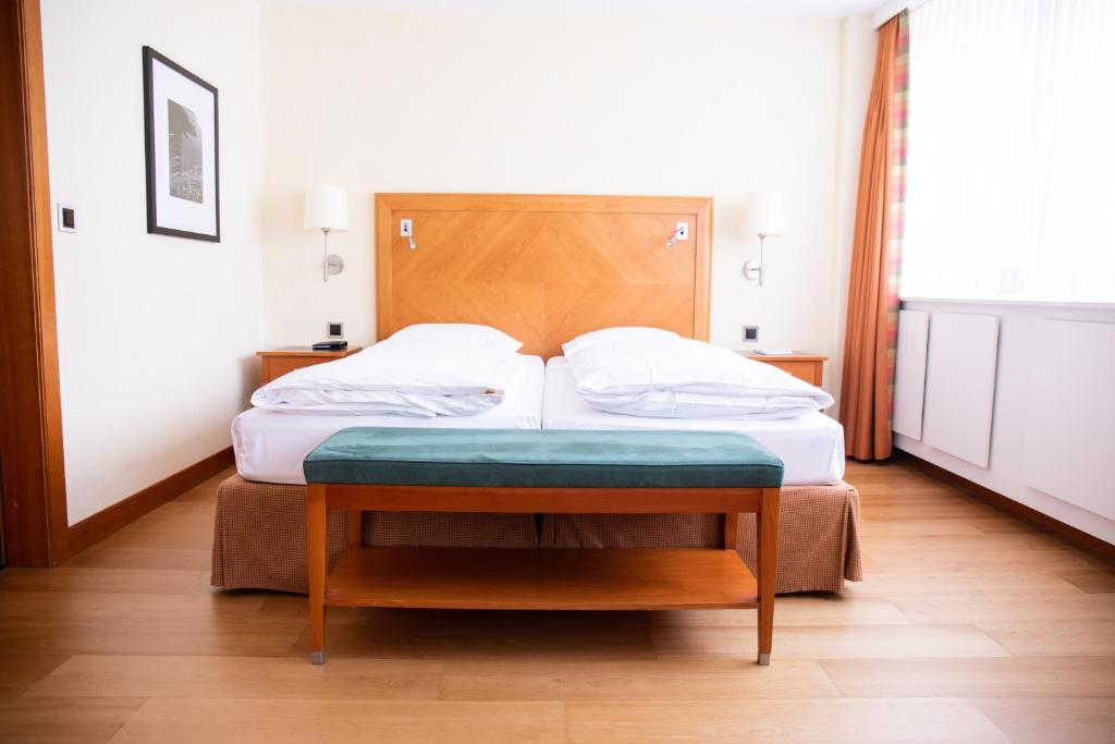 Двухместный (Улучшенный двухместный номер с 1 кроватью) отеля Arosa Kulm Hotel & Alpin Spa, Ароза