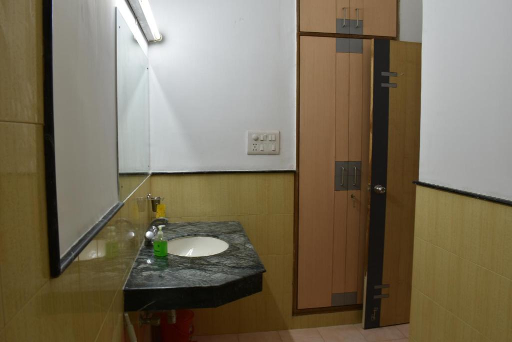 Двухместный (Двухместный номер Делюкс с 1 кроватью и балконом), Hostel Karwaan Jaipur