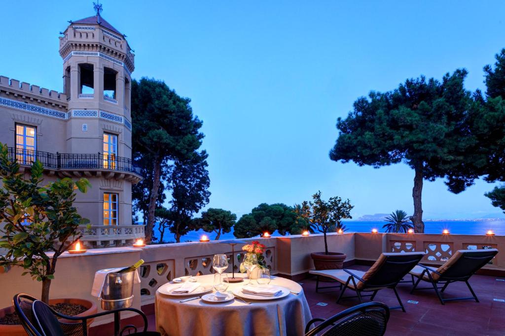 Сьюит (Полулюкс с террасой) отеля Grand Hotel Villa Igiea Palermo - MGallery by Sofitel, Палермо