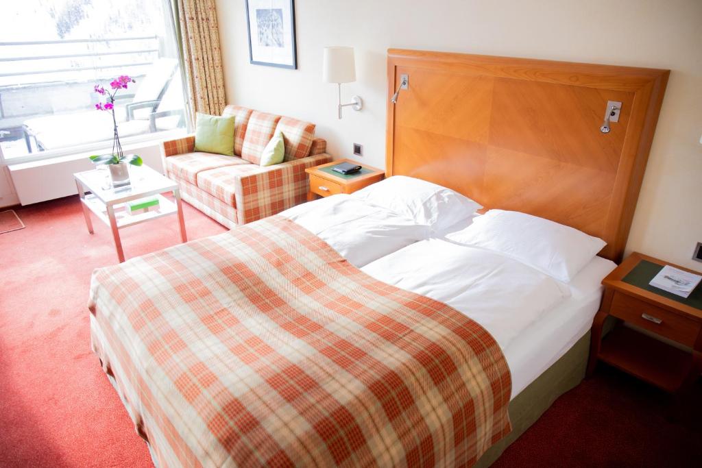 Двухместный (Номер с кроватью размера «queen-size») отеля Arosa Kulm Hotel & Alpin Spa, Ароза