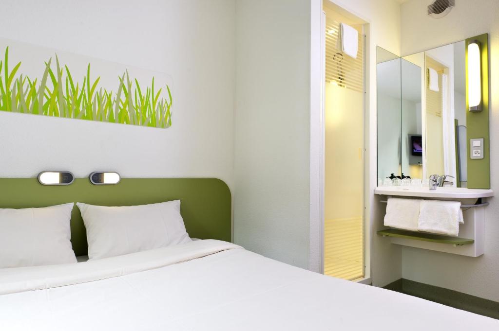 Трехместный (Трехместный номер с 1 двуспальной кроватью и 1 двухъярусной кроватью) отеля ibis budget Antwerpen Port, Антверпен