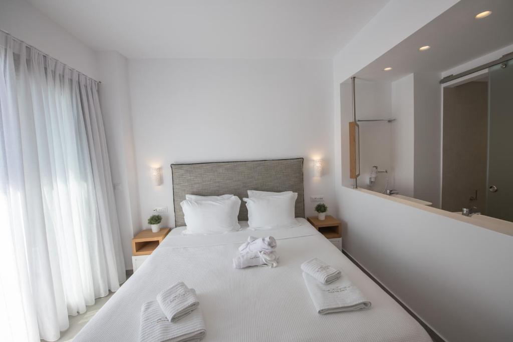 Двухместный (Классический двухместный номер с 1 кроватью и видом на море) отеля Natura Luxury Boutique Hotel Skopelos, Лутраки