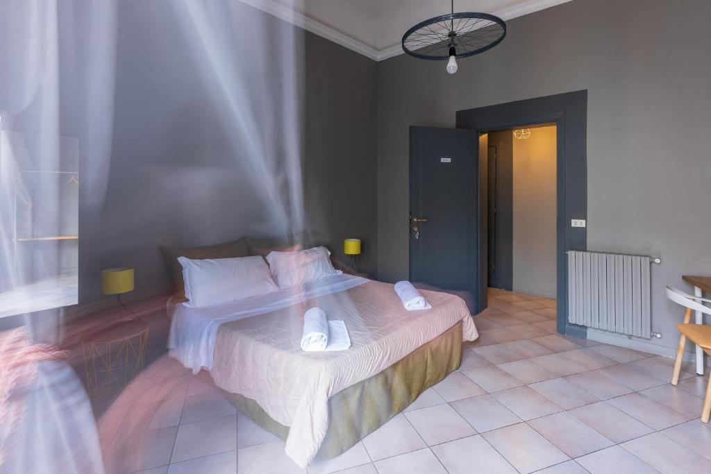 Двухместный (Просторный двухместный номер с 1 кроватью, собственной внешней ванной комнатой и балконом) отеля Terrazza Santa Chiara, Катания