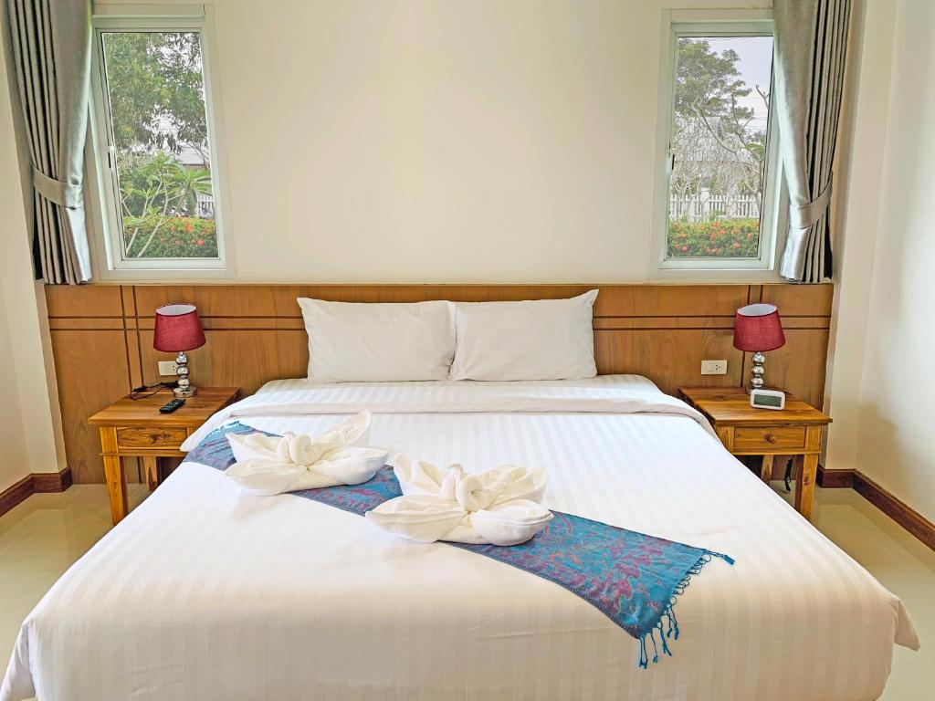 Двухместный (Улучшенный двухместный номер с 1 кроватью или 2 отдельными кроватями) курортного отеля Koh Jum Cliff Beach Resort, Кох-Юм