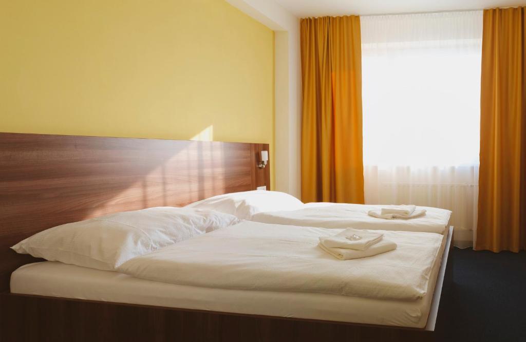 Двухместный (Двухместный номер с 1 кроватью или 2 отдельными кроватями и ванной комнатой) отеля Hotel Zobor, Нитра