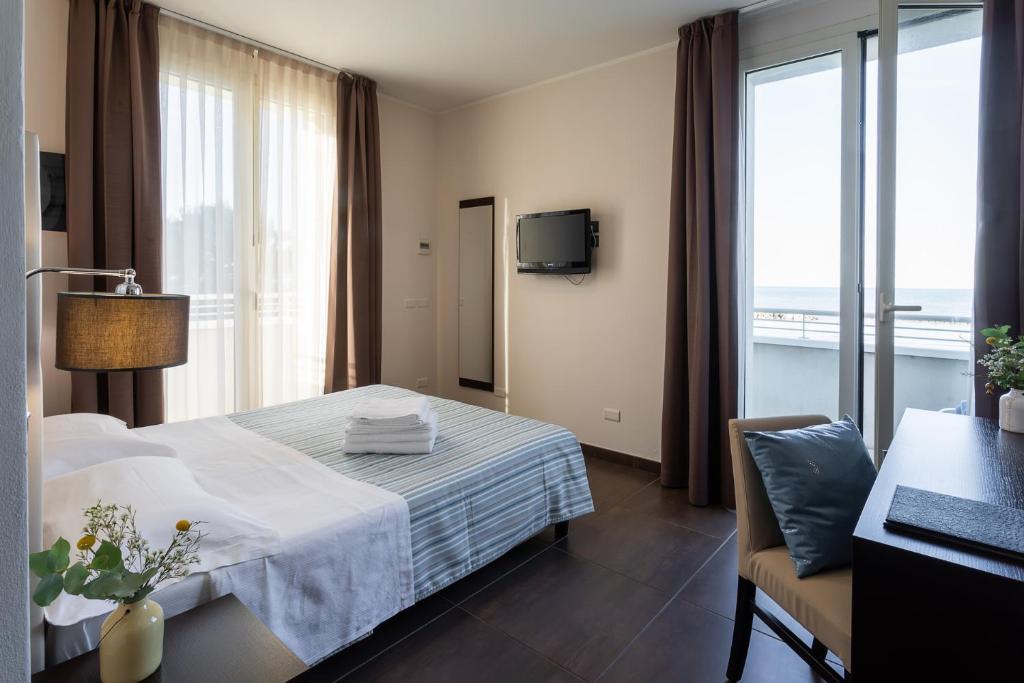 Двухместный (Двухместный номер с 1 кроватью и видом на пляж) отеля Gimmi Hotel, Римини