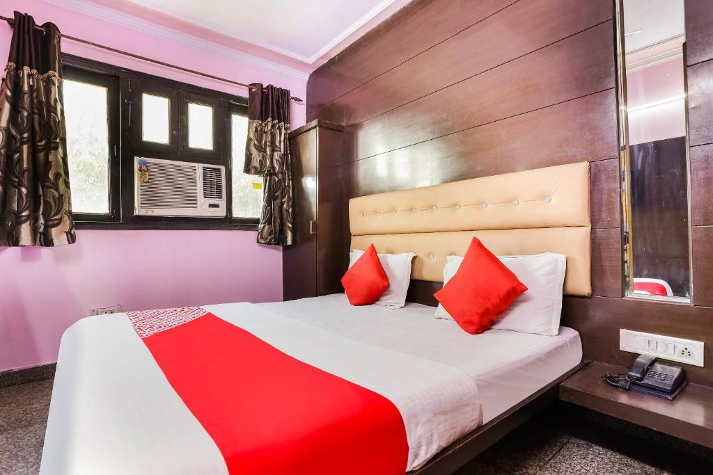 Трехместный (Трехместный номер Делюкс), OYO 66187 Hotel The Royal Inn