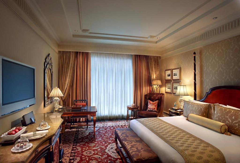 Двухместный (Royal Club Room with Lounge Access including cocktail hours), The Leela Palace New Delhi