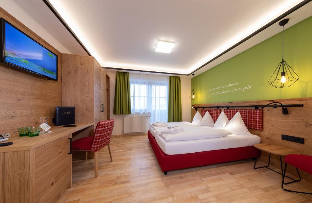 Двухместный (Двухместный номер с 1 кроватью и балконом) отеля Hotel Schröckerhof, Шладминг