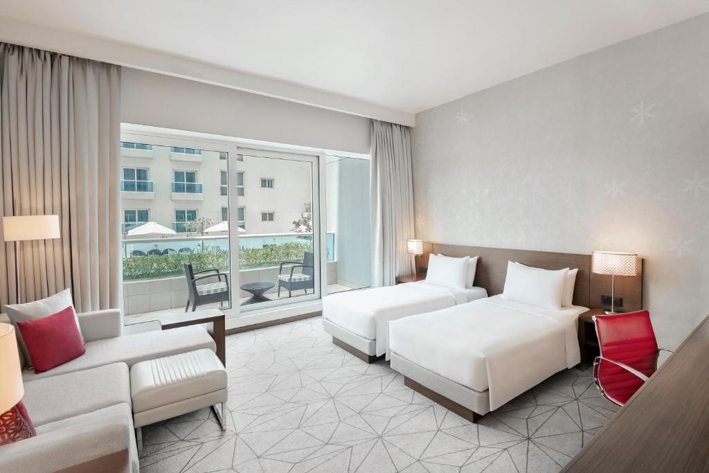 Семейный (Семейный номер с диваном-кроватью и бесплатным завтраком) отеля Hyatt Place Dubai Al Rigga, Дубай