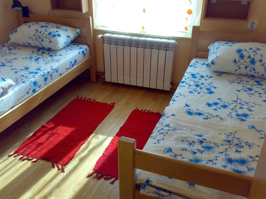 Двухместный (Двухместный номер с 2 отдельными кроватями и общей ванной комнатой) хостела Hostel M, Белград
