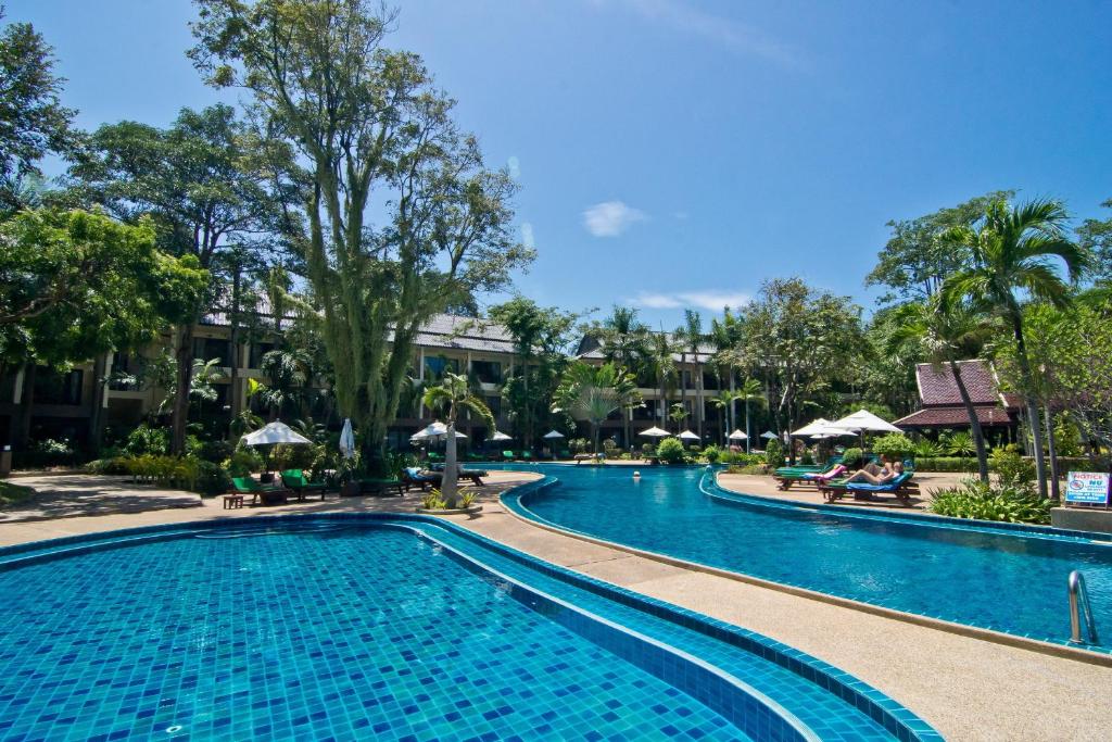 Курортный отель The Green Park Resort