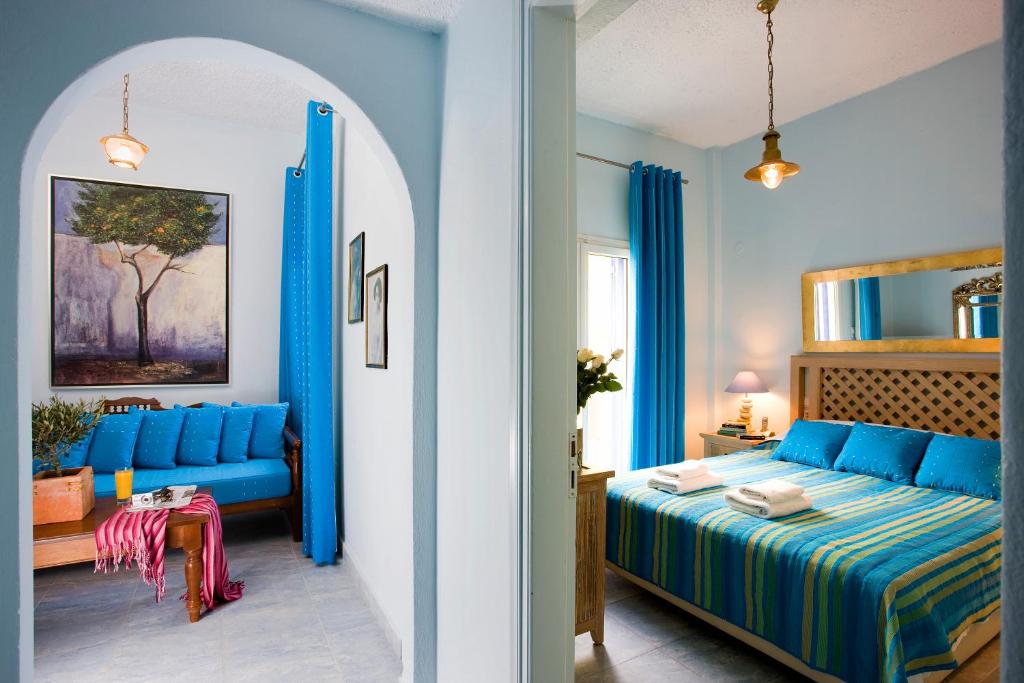 Двухместный (Улучшенный двухместный номер с 1 кроватью) отеля Alesahne Beach Hotel, Камари