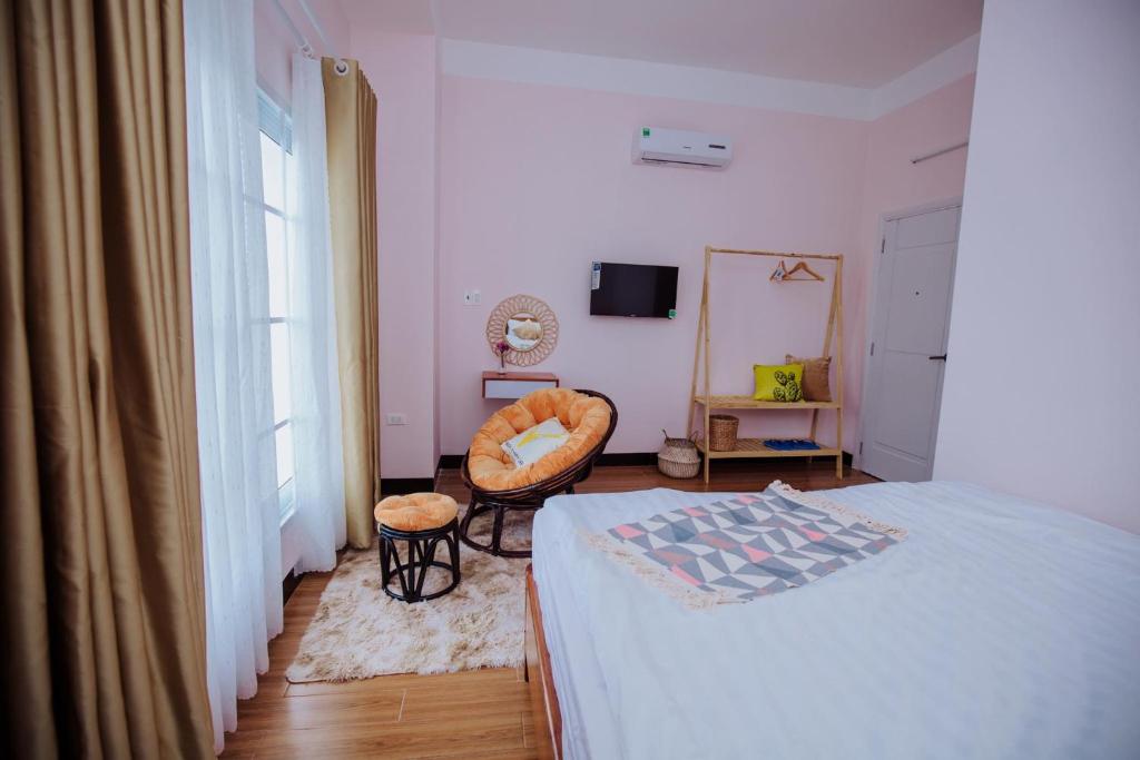 Двухместный (Номер Делюкс с кроватью размера «queen-size») семейного отеля Rome Hostel, Туихоа