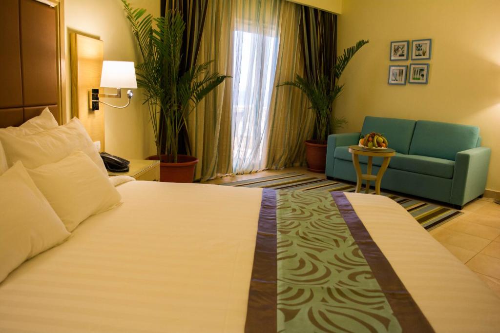 Двухместный (Номер с кроватью размера «king-size» и видом на море) курортного отеля Tolip Taba Resort And Spa, Таба