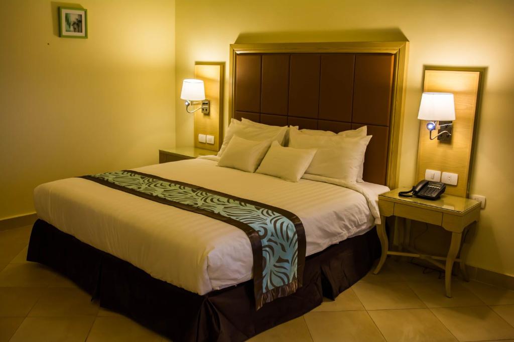 Двухместный (Номер с кроватью размера «king-size» и видом на горы) курортного отеля Tolip Taba Resort And Spa, Таба
