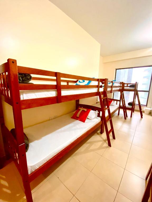Номер (Спальное место на двухъярусной кровати в общем номере для мужчин и женщин) хостела Bombay Backpackers DXB, Дубай