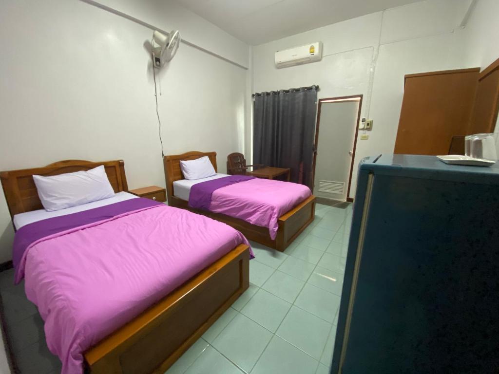 Двухместный (Двухместный номер Делюкс с 2 отдельными кроватями) отеля Jitrawadee Hotel, Лампанг