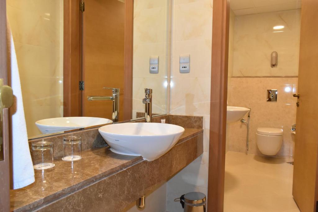 Сьюит (Люкс с 1 спальней) отеля Al Khoory Executive Hotel, Al Wasl, Дубай
