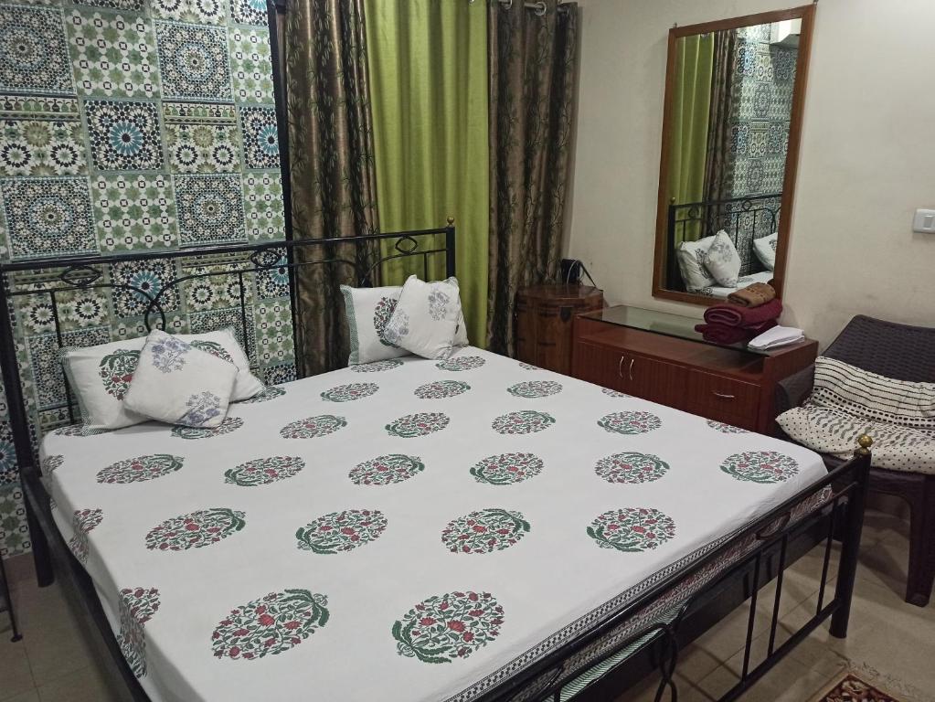 Двухместный (Небольшой двухместный номер с 1 кроватью) семейного отеля Neetu's Home Stay, Джайпур