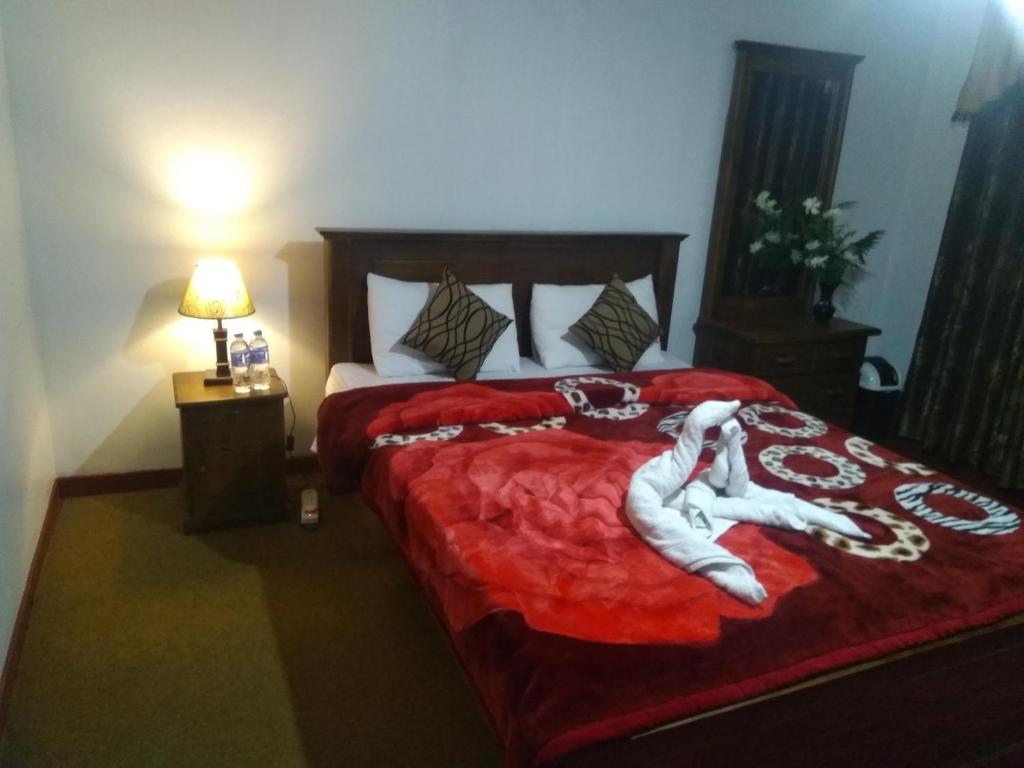 Двухместный (Стандартный двухместный номер с 1 кроватью и видом на горы) семейного отеля Avon Field Holiday Bungalow, Нувара-Элия