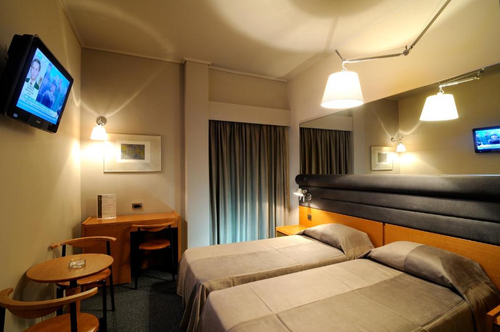 Двухместный (Двухместный номер с 2 отдельными кроватями) отеля Maniatis Hotel, Спарта