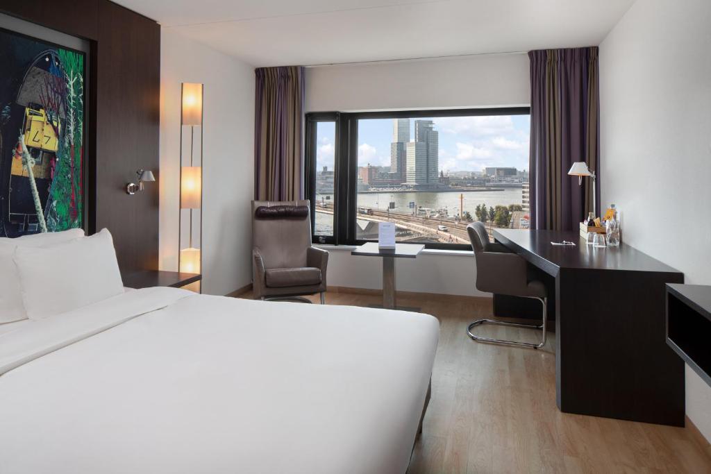 Двухместный (Design Panorama Top) отеля Inntel Hotels Rotterdam Centre, Роттердам