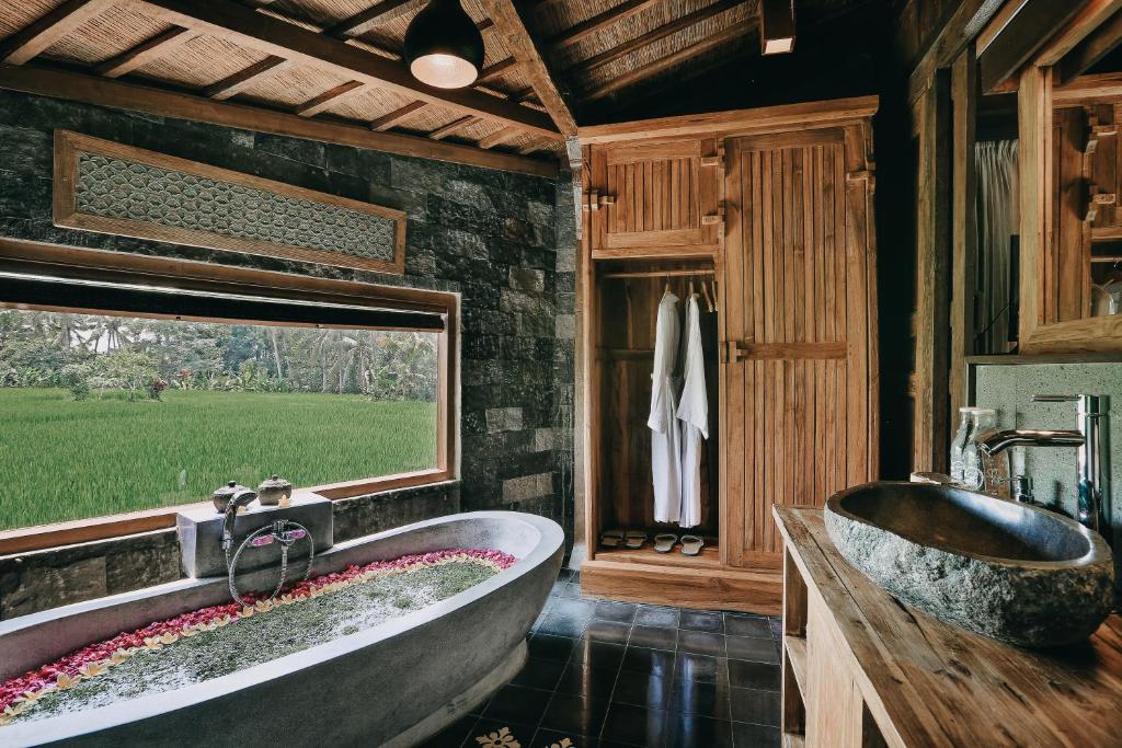 Вилла (Люкс Wooden, вид на рисовое поле и бассейн), Puri Landu Ubud Luxury Villas