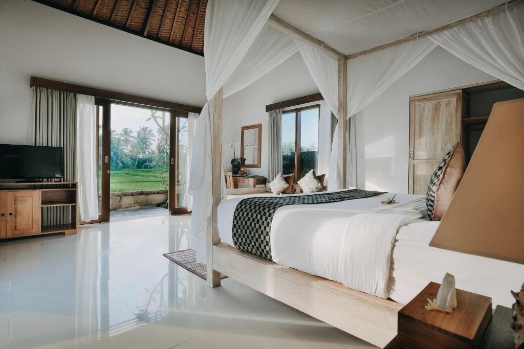 Вилла (Люкс с видом на бассейн), Puri Landu Ubud Luxury Villas