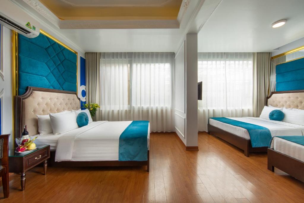 Сьюит (Королевский люкс) отеля Hanoi Royal Palace Hotel 2, Ханой