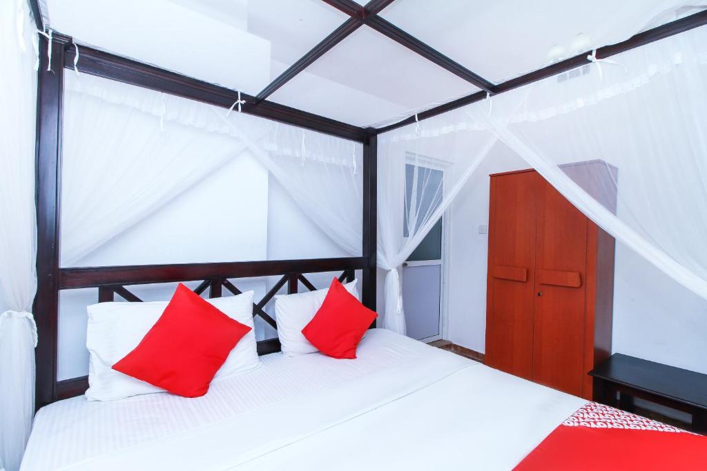 Двухместный (Staycation Offer - Deluxe Double Room with Sea View) отеля Chami Villa Bentota, Бентота