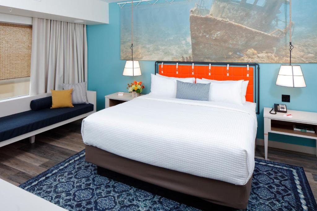 Двухместный (Номер с кроватью размера «king-size» - Подходит для гостей с ограниченными физическими возможностями - Безбарьерный душ) курортного отеля Hotel Indigo, Галф-Шорс