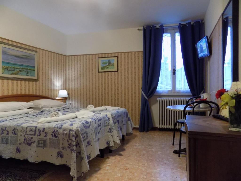 Двухместный (Двухместный номер с 1 кроватью или 2 отдельными кроватями, общая ванная комната) гостевого дома Soggiorno Pitti, Флоренция