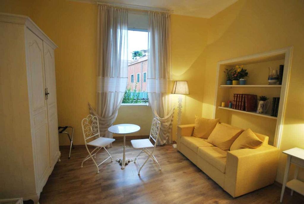 Двухместный (Двухместный номер с 1 кроватью и собственной ванной комнатой вне номера) отеля Domus Ripetta, Рим