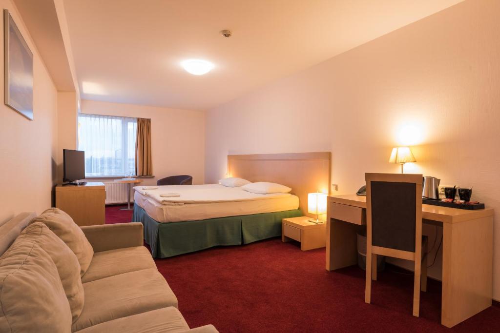 Двухместный (Улучшенный двухместный номер с 1 кроватью или 2 отдельными кроватями) отеля Riga Islande Hotel, Рига