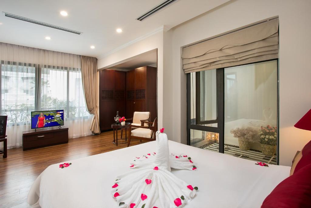 Сьюит (Люкс для новобрачных, вид на город), Au Coeur d'Hanoi Boutique Hotel