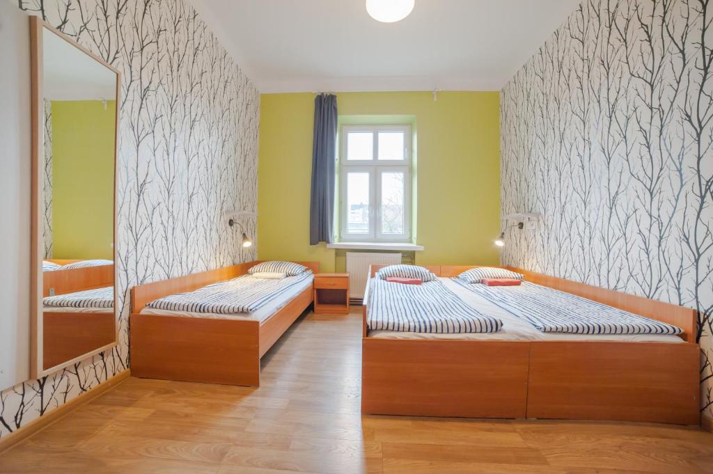 Двухместный (Стандартный двухместный номер с 1 кроватью и общей ванной комнатой) хостела Atlantis Hostel, Краков