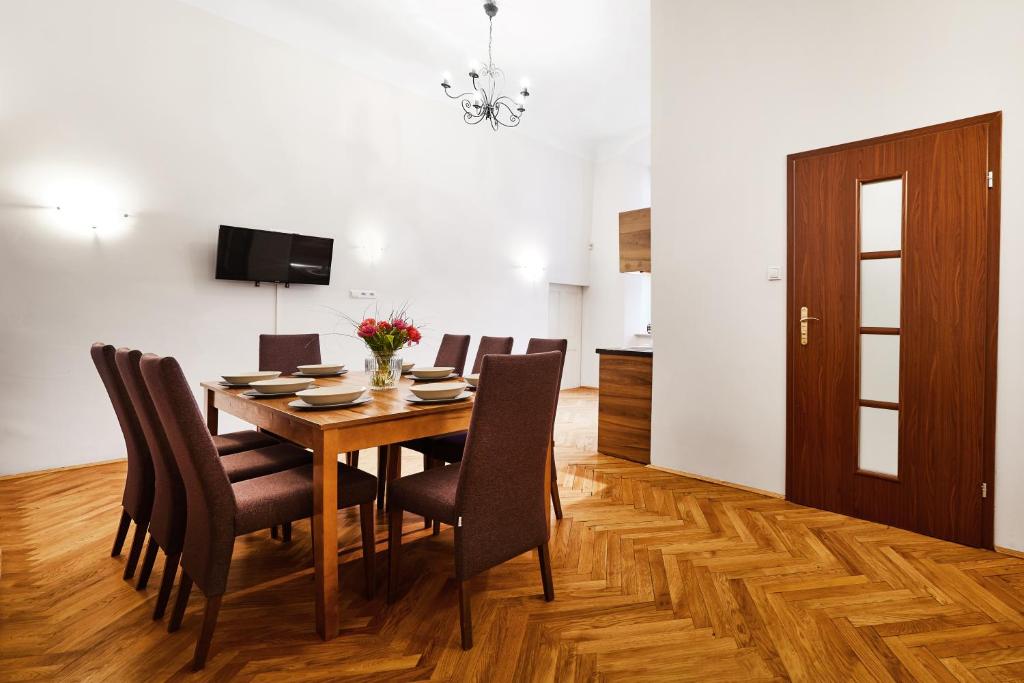 Апартаменты (Апартаменты с 2 спальнями и видом на город - Лиловый), Krakow For You Budget Apartments