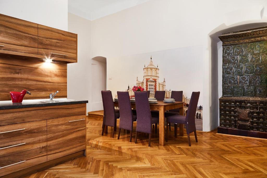 Апартаменты (Апартаменты с 2 спальнями и видом на город - Лиловый), Krakow For You Budget Apartments