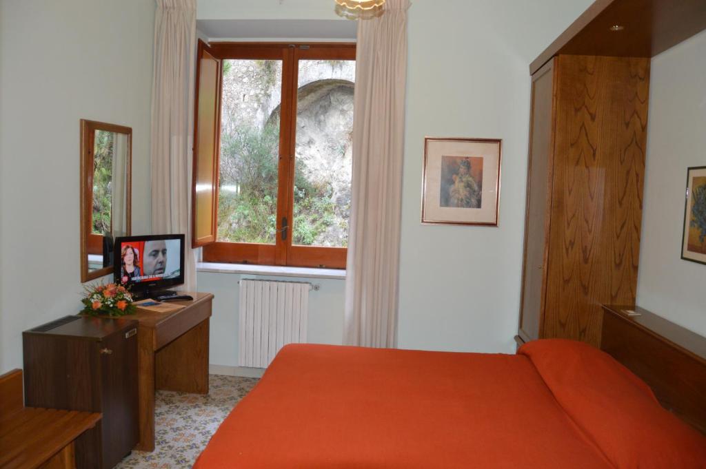 Двухместный (Двухместный номер с 1 кроватью и видом во внутренний двор) отеля Hotel La Bussola, Амальфи